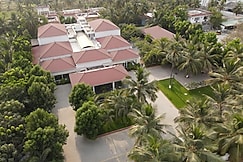 D'Wayfarer Inn Luxury Villa Resort, Erode